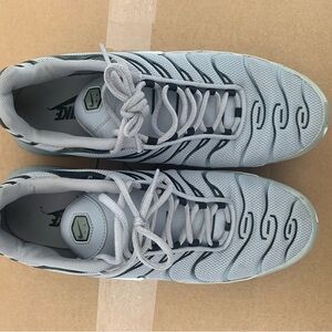 Nike mens Airmax Plus shoes